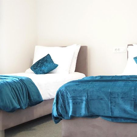 Smart Hostel Slavonski Brod Exteriör bild