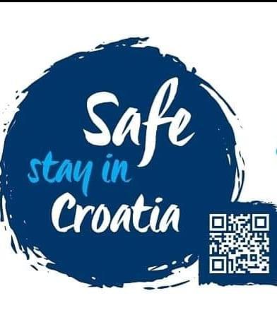 Smart Hostel Slavonski Brod Exteriör bild