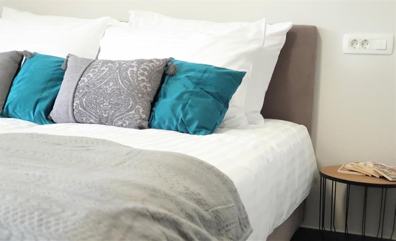Smart Hostel Slavonski Brod Exteriör bild