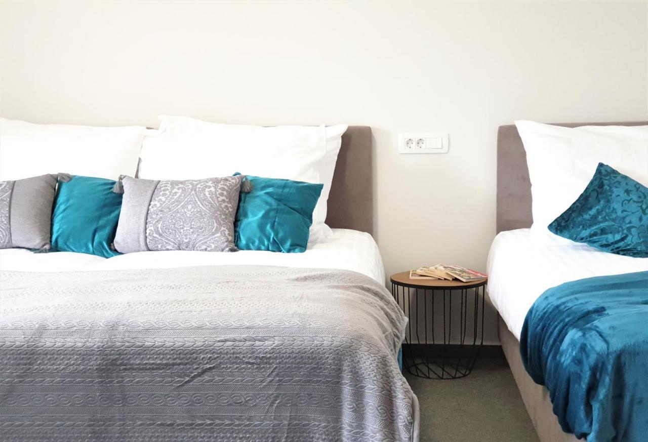 Smart Hostel Slavonski Brod Exteriör bild